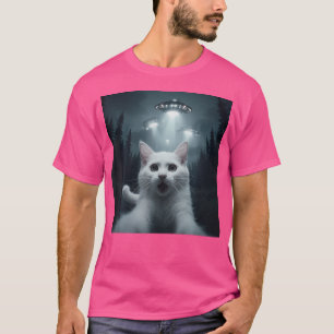 Cat Selfie With Ufo Funny T-Shirt