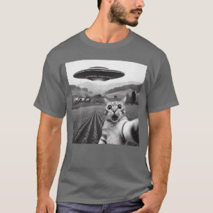 Cat Sie With Alien UFO Funny Cat Gifts For Men Wom T-Shirt