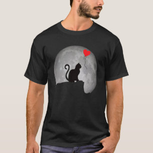 Cat Silhouette in Full Moon with a Heart. Beautifu T-Shirt