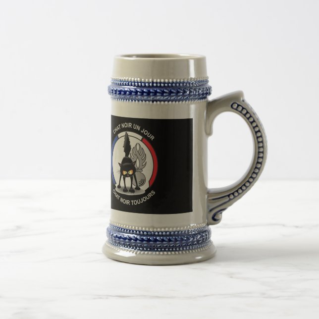 Catches with beer, the image of the black cats beer stein (Right)