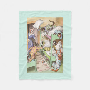 CATWALKS: Pillow Fighting - Fleece Blanket