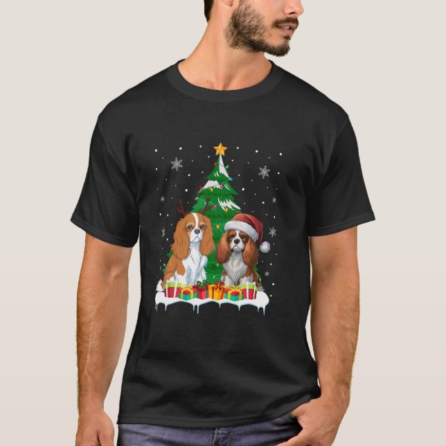 Cavalier King Charles Spaniel Dog Xmas Tree Lights T-Shirt (Front)