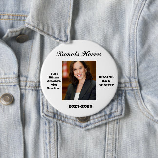 CELEBRATE KAMALA HARRIS 10 CM ROUND BADGE