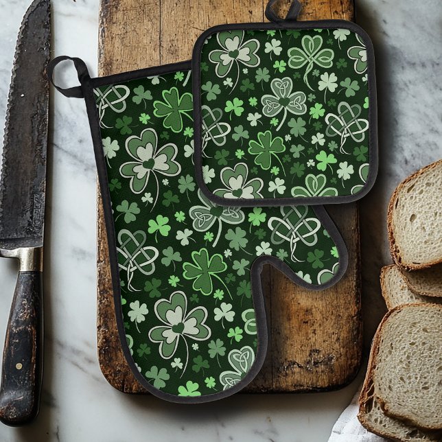 Celtic Clover Pattern Green Irish Hearts Oven Mitt & Pot Holder Set (Creator Uploaded)