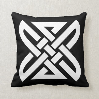 Celtic Knot 4-point Cushion