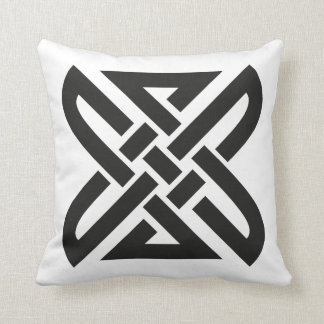Celtic Knot 4-point Cushion
