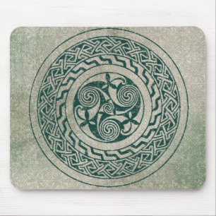 Celtic Knotwork Irish Medallion Pattern in Green Mouse Pad