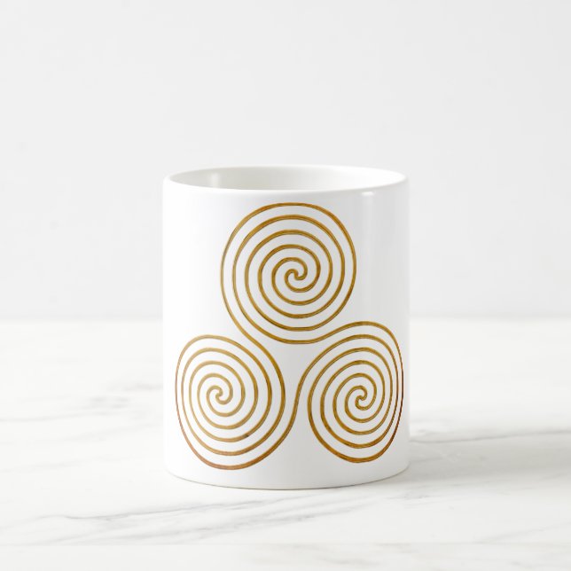celtic triple spiral - OneLine antique gold Coffee Mug (Center)