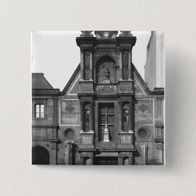 Central part of the main fa�ade 15 cm square badge