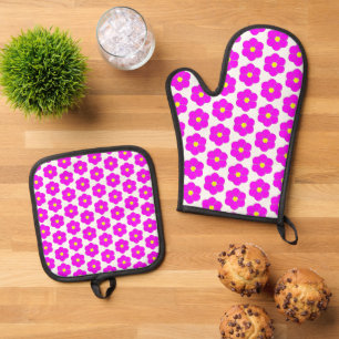Cerise Pink Flower Design Oven Mitt & Pot Holder Set