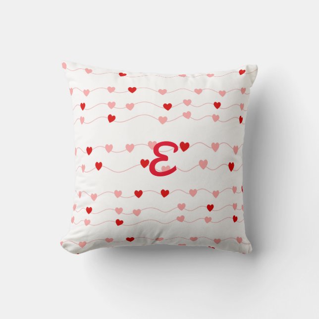 CHAIN OF HEARTS CUSHION (Front)