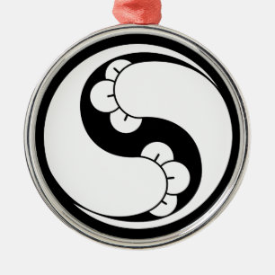 Changed shape two clove swirls metal tree decoration