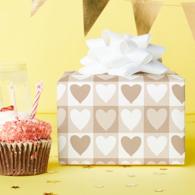 Checkered Heart Beige Wrapping Paper (Birthday Party)