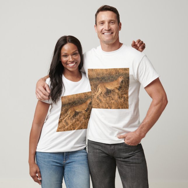 Cheetah Poised To Move T-Shirt (Unisex)