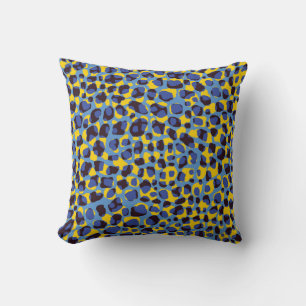 Cheetah skin texture, seamless animal print. cushion