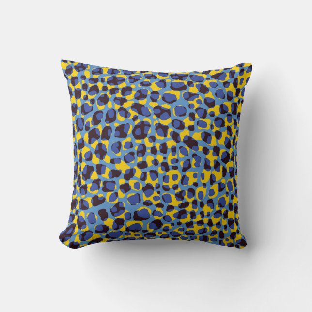 Cheetah skin texture, seamless animal print. cushion (Front)