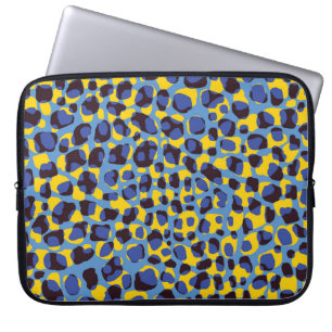 Cheetah skin texture, seamless animal print. laptop sleeve