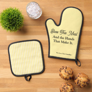 Chef Family Holiday Gift Oven Mitt & Pot Holder Set