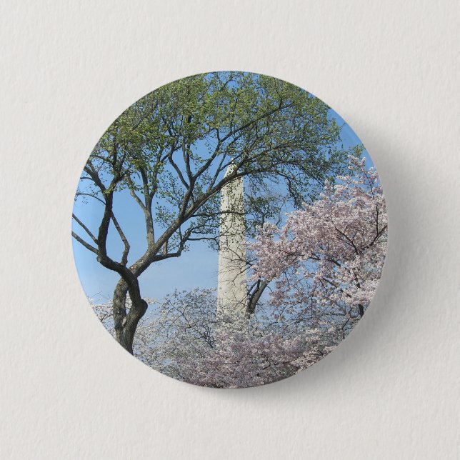 Cherry Blossoms and the Washington Monument in DC 6 Cm Round Badge (Front)