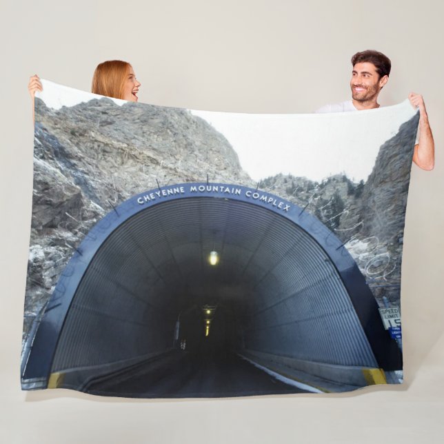 CHEYENNE MOUNTAIN COMPLEX FLEECE BLANKET (In Situ)
