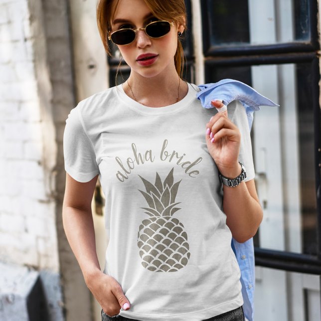 Chic Aloha Tribe Hawaiian Silver Pineapple Bride T-Shirt (Creator Uploaded)