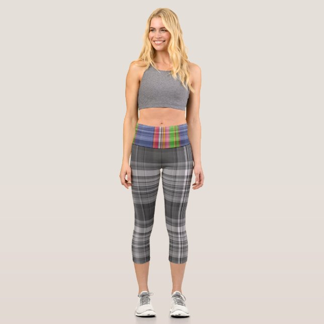 Chic Black White Grey Blue Pink Green Tartan Plaid Capri Leggings (Front)