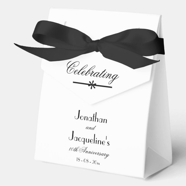 Chic Classic Large White Wedding Anniversary Favou Favour Box (Front)