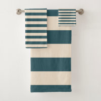 Chic Emerald Off-White Striped pattern