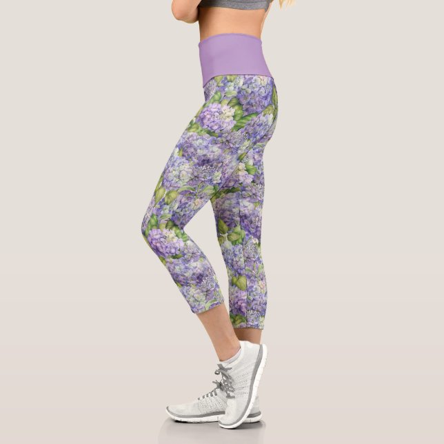 Chic Floral Purple Lavender Hydrangea Pattern Capri Leggings (Left)