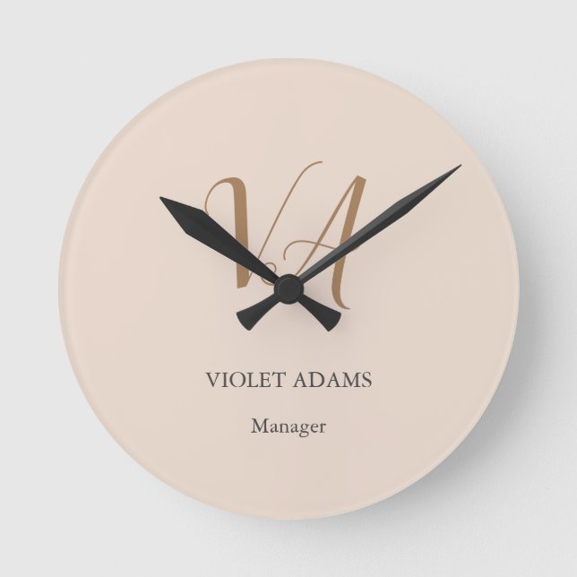 Chic monogram professional plain minimalist round clock (Front)