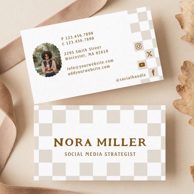 Chic Retro Chequered Pattern Content Creator Photo Business Card (Chic Retro Checkered Pattern Content Creator Photo Business Card)