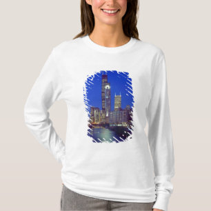 Chicago, Illinois, Skyline at night with Chicago T-Shirt