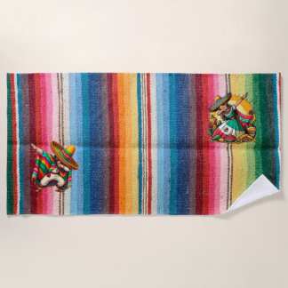Chico y Chica Beach Towel