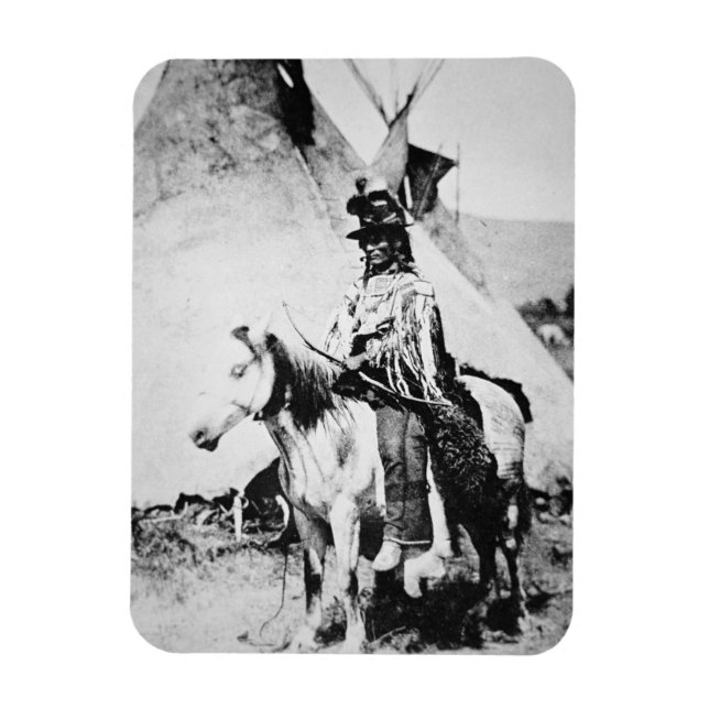 'Chief Looking Glass', c.1875 (b/w photo) Magnet (Vertical)