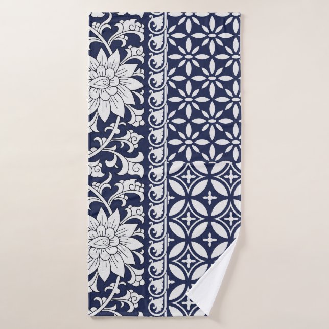Chinese Elegance: Seamless Ornament Bath Towel (Bath Towel)