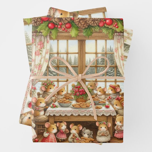 Chistmas family of mouses  wrapping paper sheet (In situ)