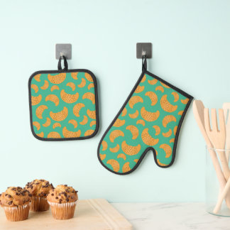 chocolate oven mitt & pot holder set