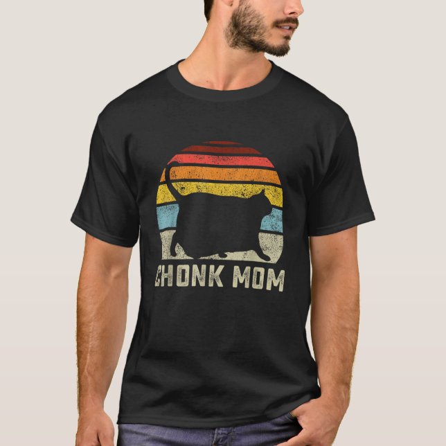 Chonk Cat Mum Scale Meme Funny Retro Style Mummy C T-Shirt (Front)