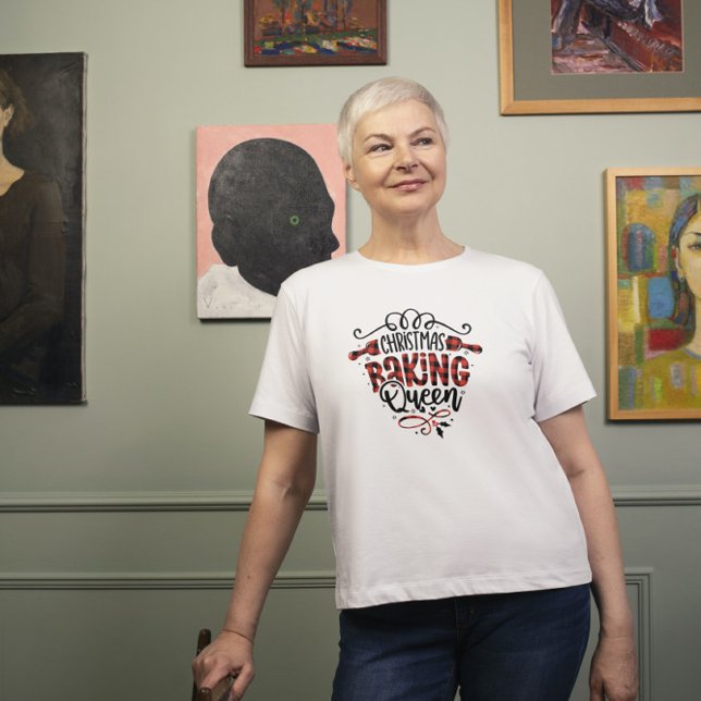 Christmas Baking Queen Retro Typography T-Shirt (Creator Uploaded)
