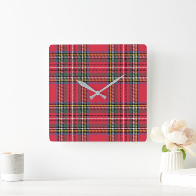 CHRISTMAS Clock Red Plaid  (Home)