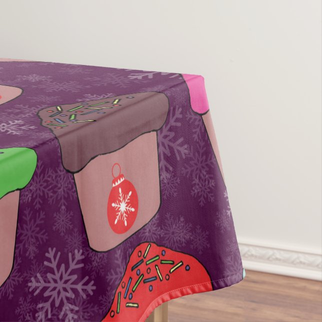 Christmas cup cakes tablecloth (In Situ)