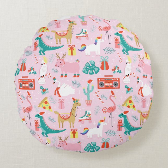 Christmas Fun: Animal Seamless Pattern. Round Cushion (Front)
