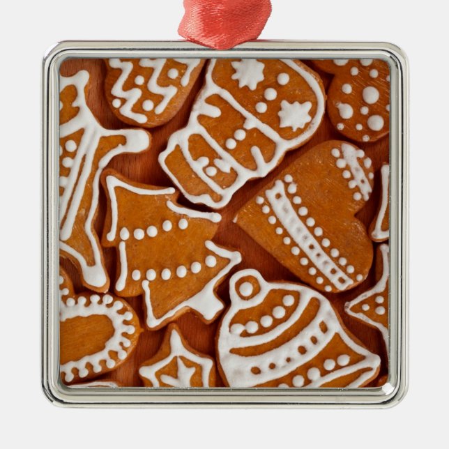 Christmas Gingerbread Biscuits Metal Tree Decoration (Front)