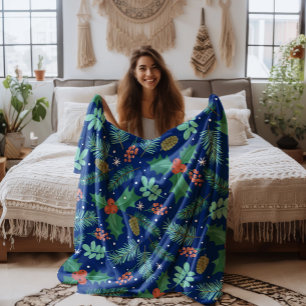 Christmas holly and pine cones pattern fleece blan blanket