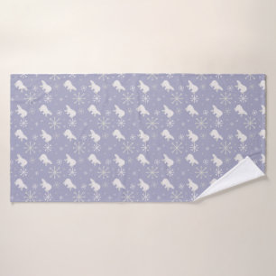 Christmas pattern with polar bears and snowflakes bath towel