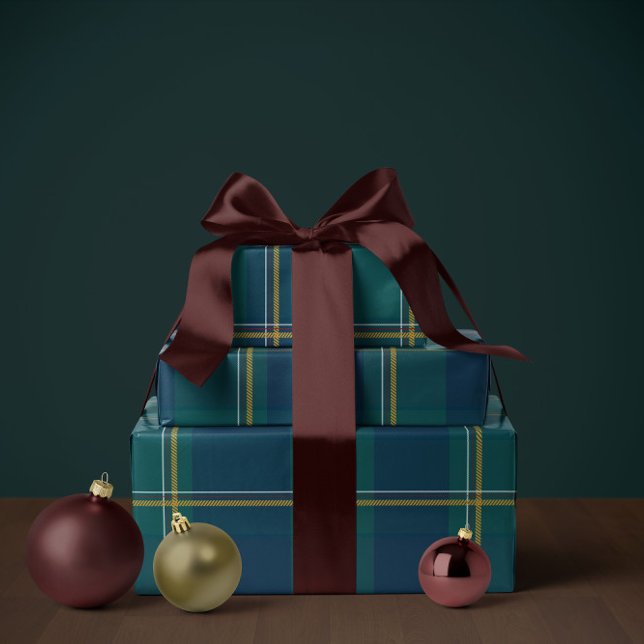 Christmas plaid classic holiday simple wrapping paper (Creator Uploaded)