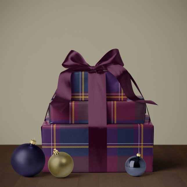Christmas plaid classic holiday simple wrapping paper (Creator Uploaded)