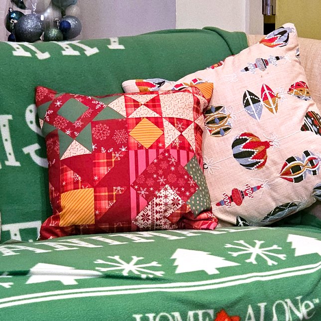 Christmas Quilt Double Sided Cushion (Festive Christmas Quilt Pillow at home)