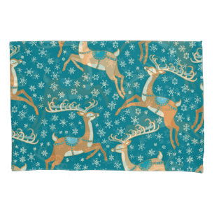 Christmas Reindeer: Vintage Seamless Pattern. Pillowcase