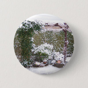 Christmas Season, Snow in the garden 6 Cm Round Badge